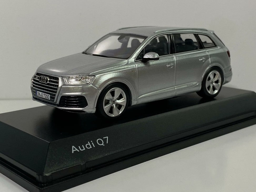 Audi Q7 - Audi 5011407613