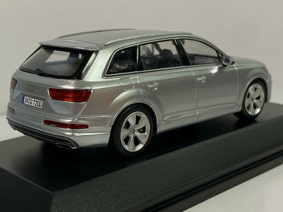 Audi Q7 - Audi 5011407613