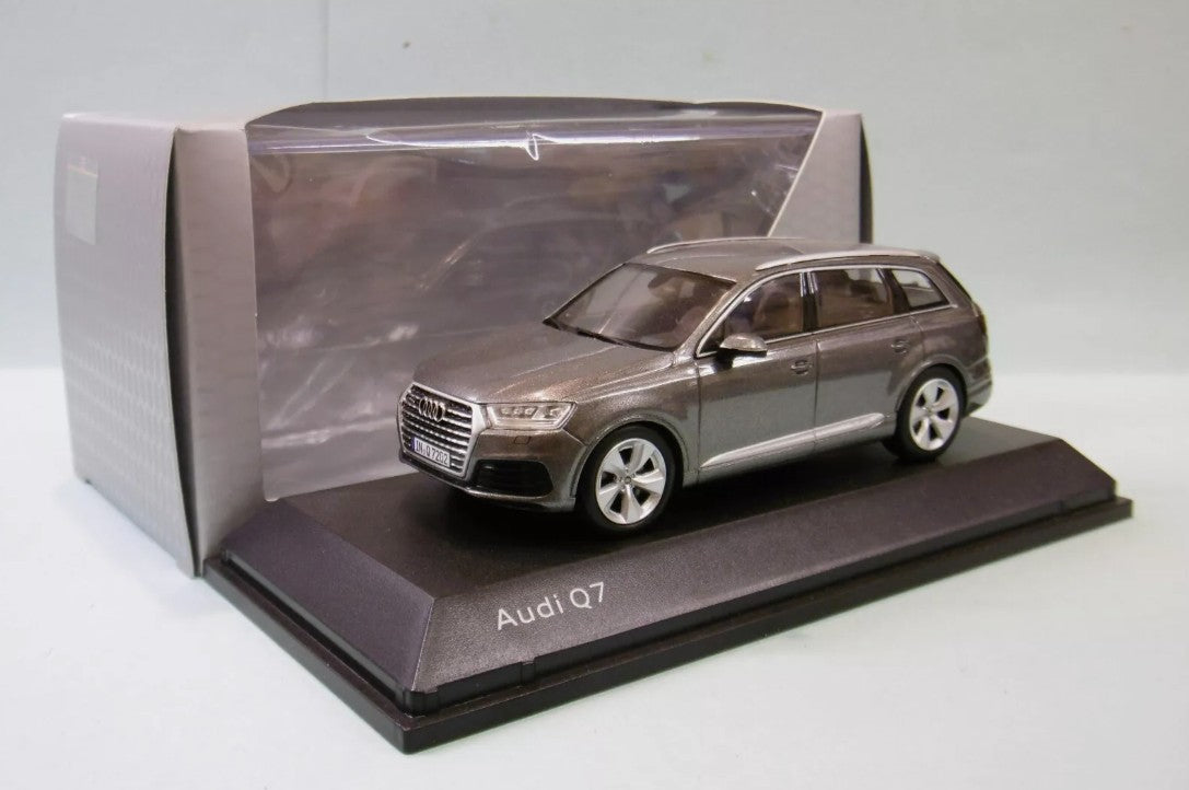 Audi Q7 - Audi 5011407633