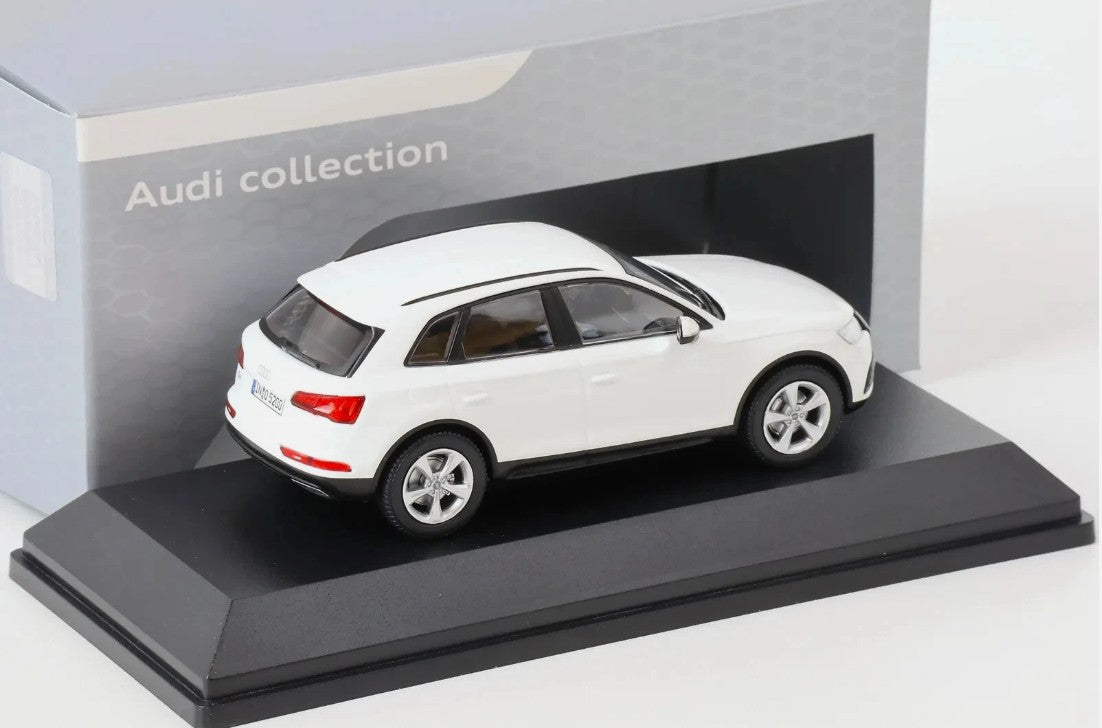 Audi Q5 - Audi 5011605631