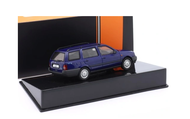 Volkswagen Golf III Variant - Ixo Models