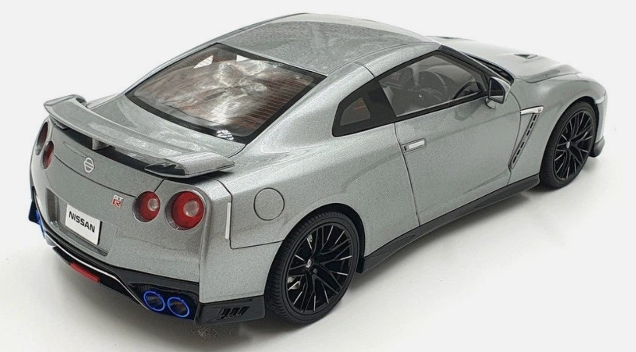 Nissan GT-R R35 - Kyosho Samurai